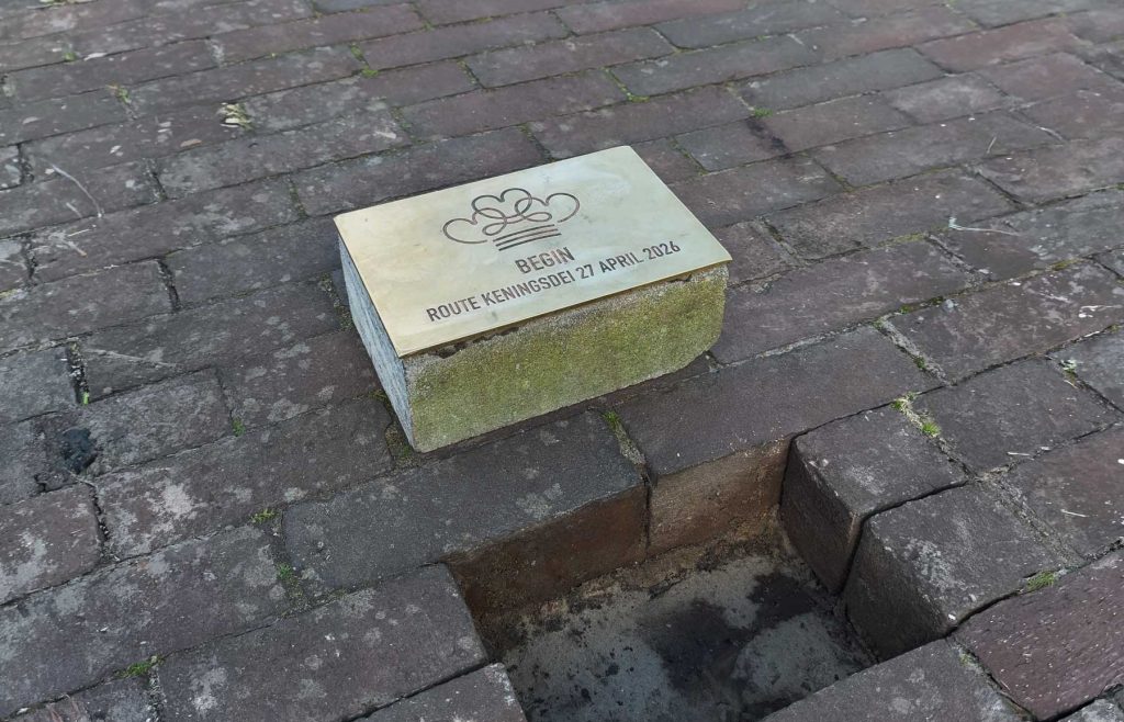Keningskei Dokkum: de herinneringskei van Dokkum aan Koningsdag 2026